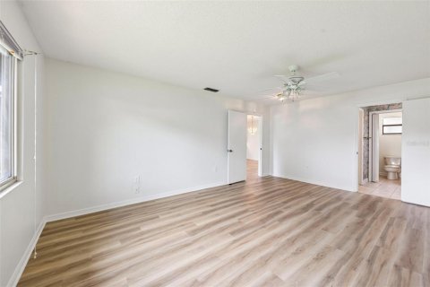 House in Leesburg, Florida 3 bedrooms, 199.37 sq.m. № 2299861 - photo 26