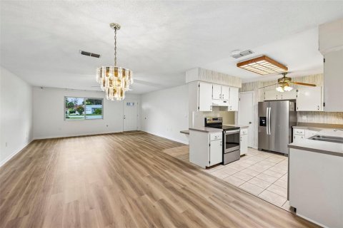 House in Leesburg, Florida 3 bedrooms, 199.37 sq.m. № 2299861 - photo 11