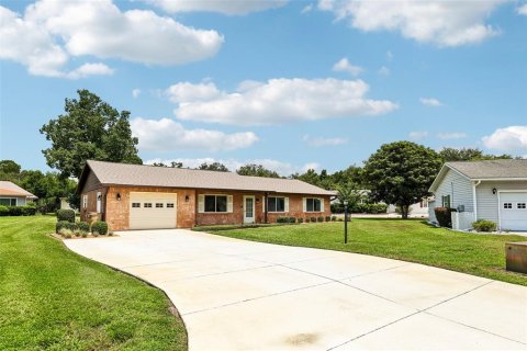 House in Leesburg, Florida 3 bedrooms, 199.37 sq.m. № 2299861 - photo 3