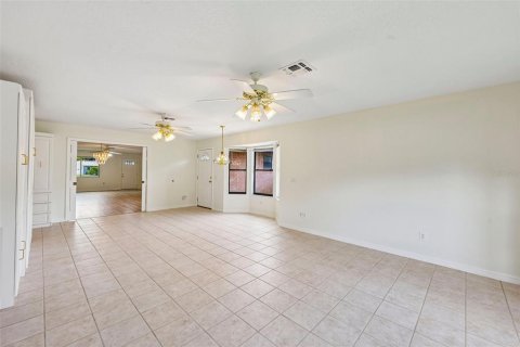 House in Leesburg, Florida 3 bedrooms, 199.37 sq.m. № 2299861 - photo 22