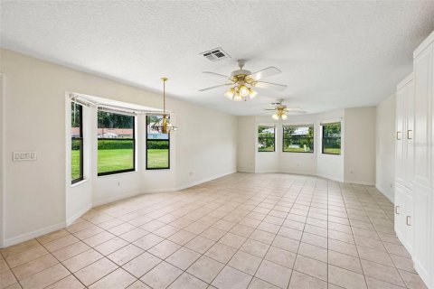House in Leesburg, Florida 3 bedrooms, 199.37 sq.m. № 2299861 - photo 18