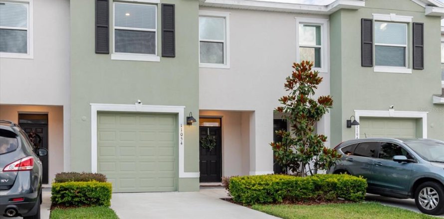 Townhouse in Land O' Lakes, Florida 3 bedrooms, 155.43 sq.m. № 1765326