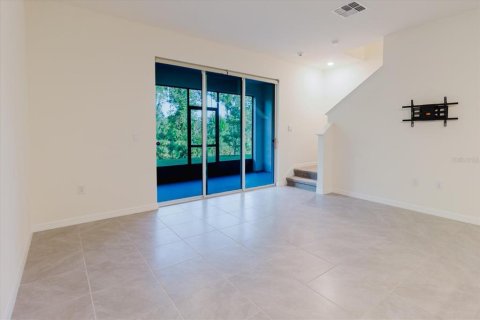 Townhouse in Land O' Lakes, Florida 3 bedrooms, 155.43 sq.m. № 1765326 - photo 18
