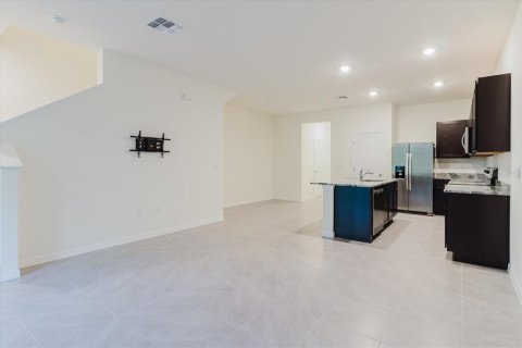 Townhouse in Land O' Lakes, Florida 3 bedrooms, 155.43 sq.m. № 1765326 - photo 19