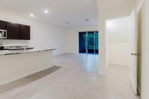 Townhouse in Land O' Lakes, Florida 3 bedrooms, 155.43 sq.m. № 1765326 - photo 26