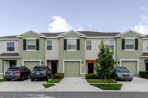 Townhouse in Land O' Lakes, Florida 3 bedrooms, 155.43 sq.m. № 1765326 - photo 2