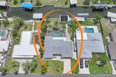 House in Englewood, Florida 2 bedrooms, 134.89 sq.m. № 2233539