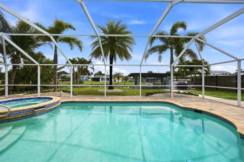 Villa ou maison à vendre à Englewood, Floride: 2 chambres, 134.89 m2 № 2233539 - photo 6
