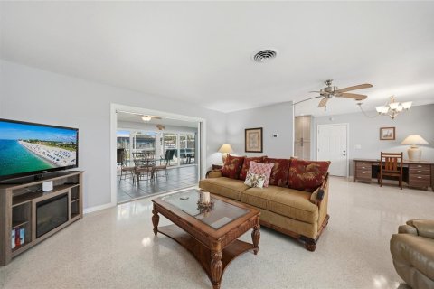 Villa ou maison à vendre à Englewood, Floride: 2 chambres, 134.89 m2 № 2233539 - photo 8