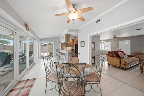 Villa ou maison à vendre à Englewood, Floride: 2 chambres, 134.89 m2 № 2233539 - photo 19