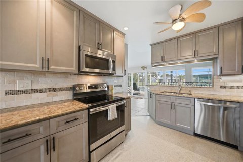 Villa ou maison à vendre à Englewood, Floride: 2 chambres, 134.89 m2 № 2233539 - photo 11