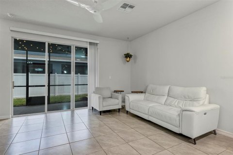 Touwnhouse à vendre à Bradenton, Floride: 3 chambres, 155.43 m2 № 2142915 - photo 12