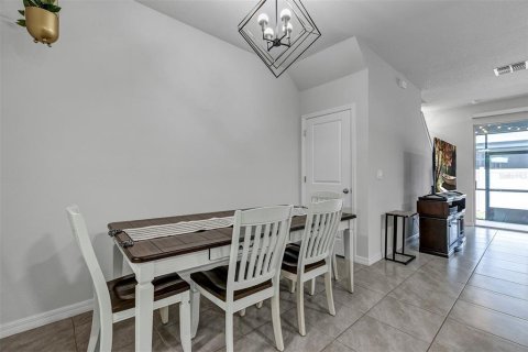 Touwnhouse à vendre à Bradenton, Floride: 3 chambres, 155.43 m2 № 2142915 - photo 9