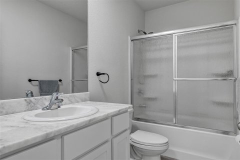 Touwnhouse à vendre à Bradenton, Floride: 3 chambres, 155.43 m2 № 2142915 - photo 17