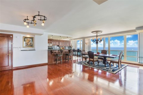 Condominio en venta en Fort Lauderdale, Florida, 2 dormitorios, 177.63 m2 № 1842405 - foto 3