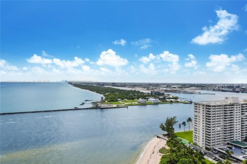 Condominio en venta en Fort Lauderdale, Florida, 2 dormitorios, 177.63 m2 № 1842405 - foto 18