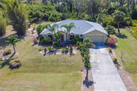 Casa en venta en North Port, Florida, 3 dormitorios, 189.52 m2 № 1791280 - foto 1
