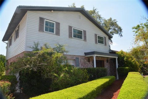 House in Longwood, Florida 4 bedrooms, 248.05 sq.m. № 1204838 - photo 2