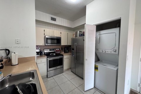 Apartment in Doral, Florida 2 bedrooms, 80.82 sq.m. № 2000273 - photo 6