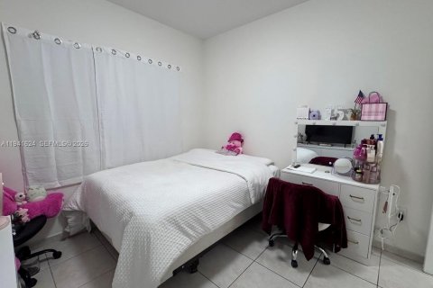 Apartment in Doral, Florida 2 bedrooms, 80.82 sq.m. № 2000273 - photo 9