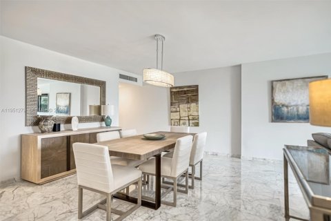 Condominio en alquiler en Surfside, Florida, 3 dormitorios, 173.08 m2 № 2007275 - foto 7