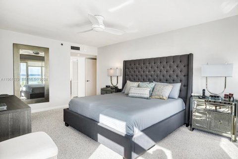 Condominio en alquiler en Surfside, Florida, 3 dormitorios, 173.08 m2 № 2007275 - foto 12