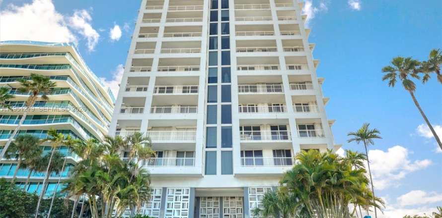 Condominio en Surfside, Florida, 3 dormitorios  № 2007275