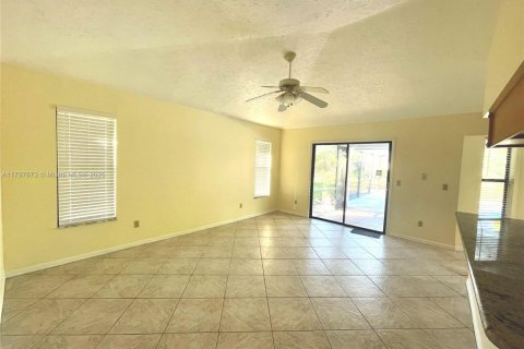 Casa en venta en Port St. Lucie, Florida, 3 dormitorios, 177.26 m2 № 1862430 - foto 8