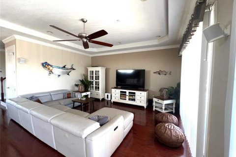 House in Apollo Beach, Florida 4 bedrooms, 315.4 sq.m. № 1734543 - photo 12