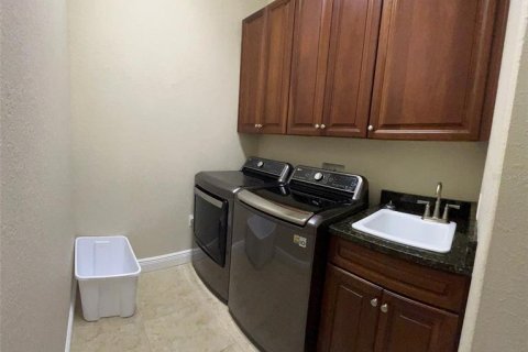 House in Apollo Beach, Florida 4 bedrooms, 315.4 sq.m. № 1734543 - photo 28