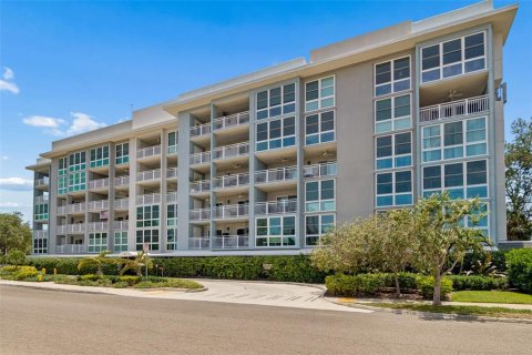 Condo à Tampa, Floride, 2 chambres  № 2127115
