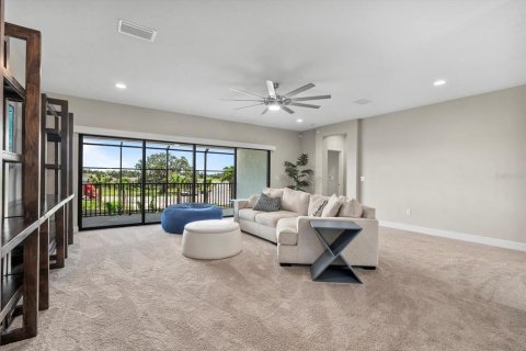 House in Parrish, Florida 5 bedrooms, 391.12 sq.m. № 1844599 - photo 23
