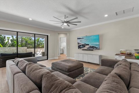 House in Parrish, Florida 5 bedrooms, 391.12 sq.m. № 1844599 - photo 18