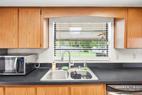 Casa en venta en Tampa, Florida, 4 dormitorios, 174.56 m2 № 2197862 - foto 15