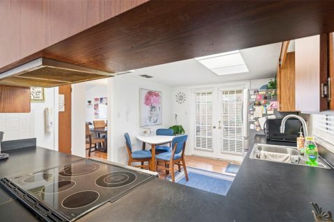 Casa en venta en Tampa, Florida, 4 dormitorios, 174.56 m2 № 2197862 - foto 17