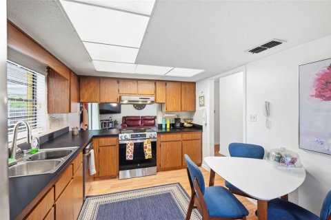Casa en venta en Tampa, Florida, 4 dormitorios, 174.56 m2 № 2197862 - foto 13