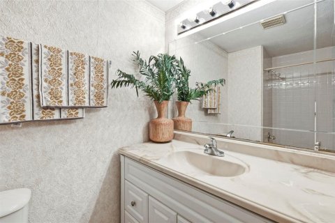 Casa en venta en Tampa, Florida, 4 dormitorios, 174.56 m2 № 2197862 - foto 30