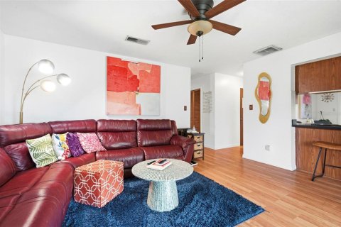 Casa en venta en Tampa, Florida, 4 dormitorios, 174.56 m2 № 2197862 - foto 19