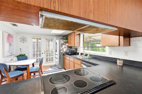 Casa en venta en Tampa, Florida, 4 dormitorios, 174.56 m2 № 2197862 - foto 16
