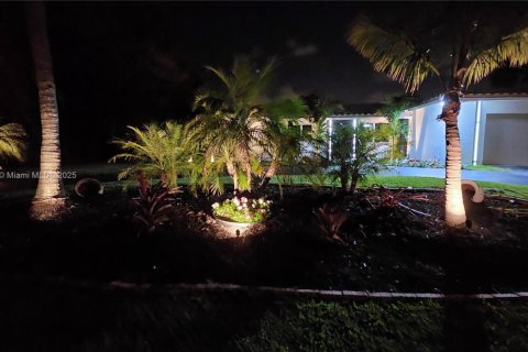 House in Fort Lauderdale, Florida 4 bedrooms, 139.54 sq.m. № 1870012 - photo 30