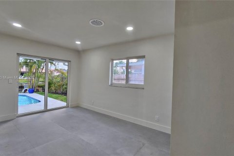 House in Fort Lauderdale, Florida 4 bedrooms, 139.54 sq.m. № 1870012 - photo 18