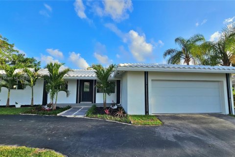 House in Fort Lauderdale, Florida 4 bedrooms, 139.54 sq.m. № 1870012 - photo 2