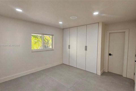 House in Fort Lauderdale, Florida 4 bedrooms, 139.54 sq.m. № 1870012 - photo 14