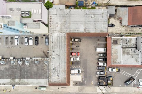 Commercial property in Miami, Florida № 2086320 - photo 19