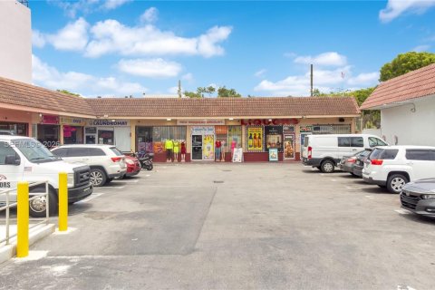 Commercial property in Miami, Florida № 2086320 - photo 22