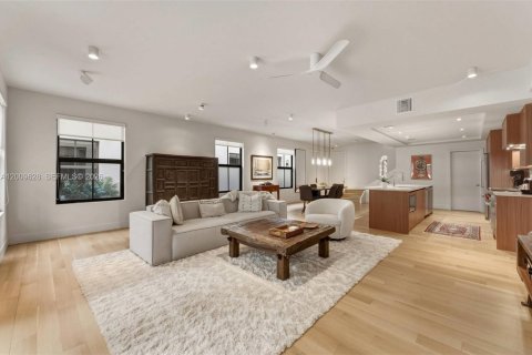 Touwnhouse à vendre à Miami, Floride: 3 chambres, 218.32 m2 № 2340864 - photo 9