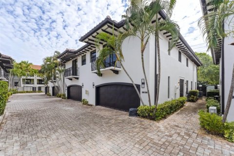 Touwnhouse à vendre à Miami, Floride: 3 chambres, 218.32 m2 № 2340864 - photo 5