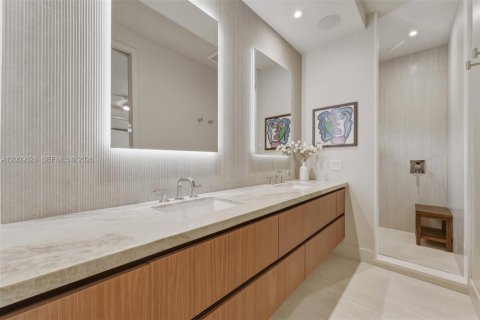 Touwnhouse à vendre à Miami, Floride: 3 chambres, 218.32 m2 № 2340864 - photo 23