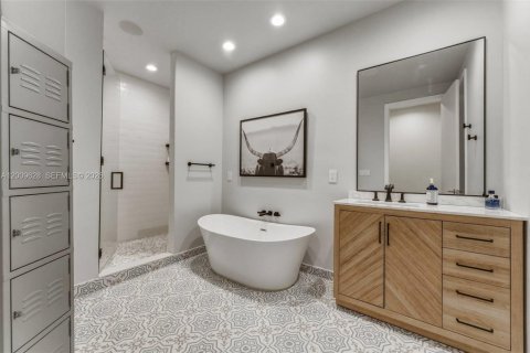 Touwnhouse à vendre à Miami, Floride: 3 chambres, 218.32 m2 № 2340864 - photo 26
