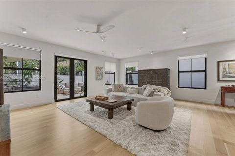 Touwnhouse à vendre à Miami, Floride: 3 chambres, 218.32 m2 № 2340864 - photo 7